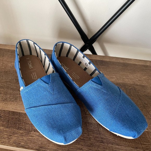 Toms Shoes - New TOMS Blue Alpargata - size 8